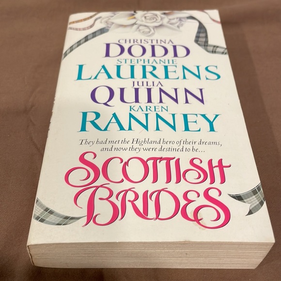 Lot of 2 Historical Romance Novels by Best Selling Authors - Picture 5 of 8